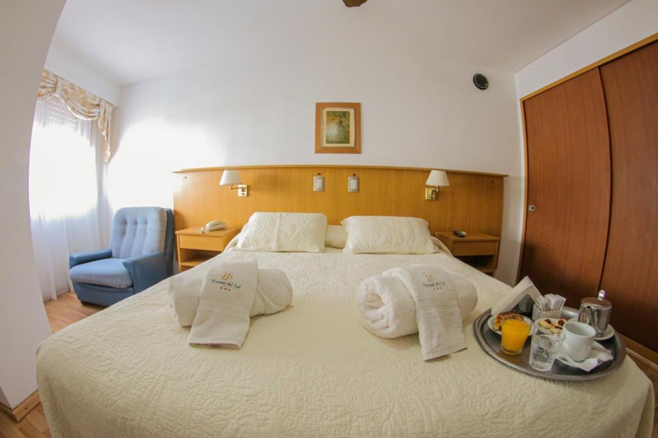 Hostal Del Sol 19/55