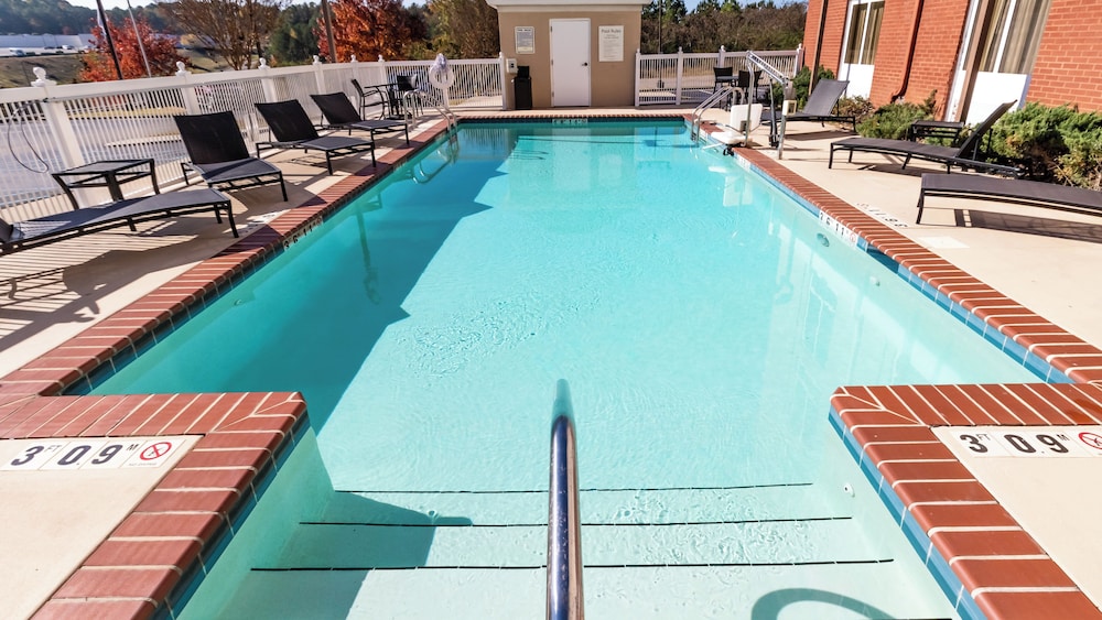 Holiday Inn Express Hotel And Suites Birmingham Irondale East 27/50