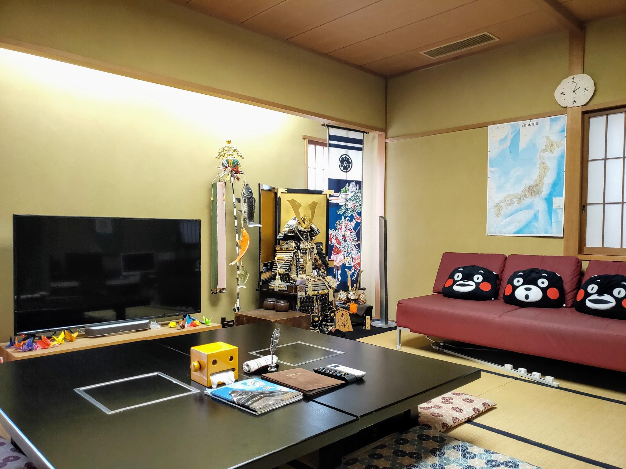 FEMALE DORM, FEMALE ONLY