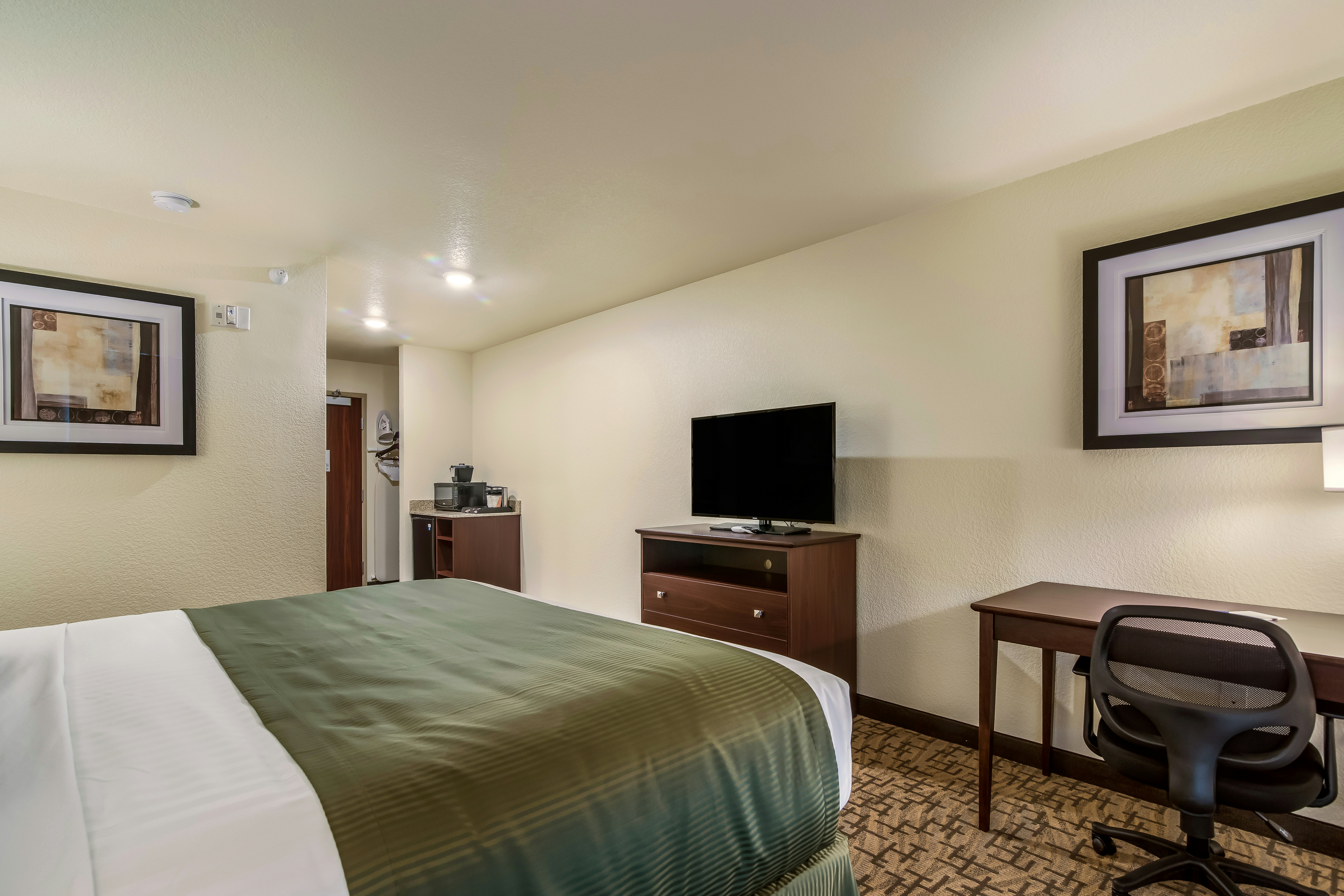 Cobblestone Hotel and Suites Victor 12/52