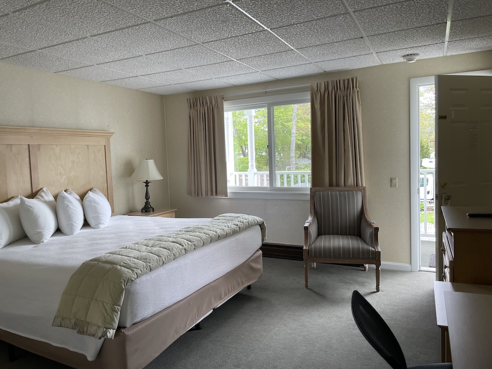 Motel, King Bed