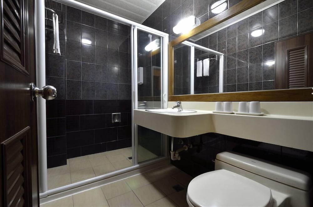 Toong Mao Kao-shang-ching Hotel 53/54