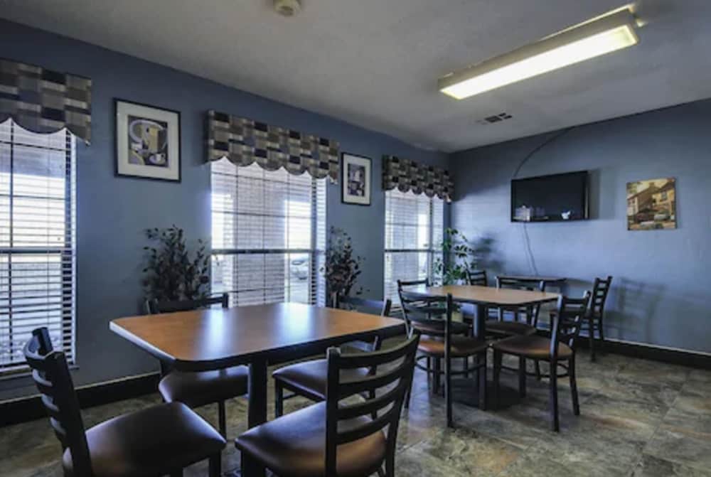 Americas Best Value Inn Midlothian Cedar Hill 24/31