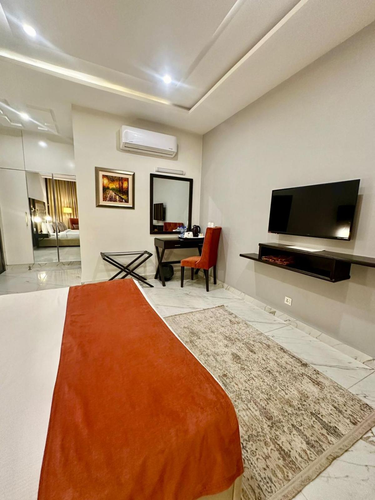 Faletti's Grand MM Alam Road 44/60