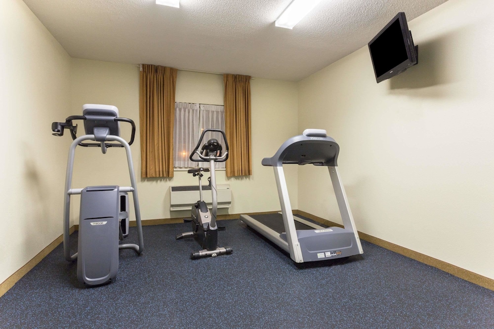 Days Inn by Wyndham Colorado Springs Airport 14/20