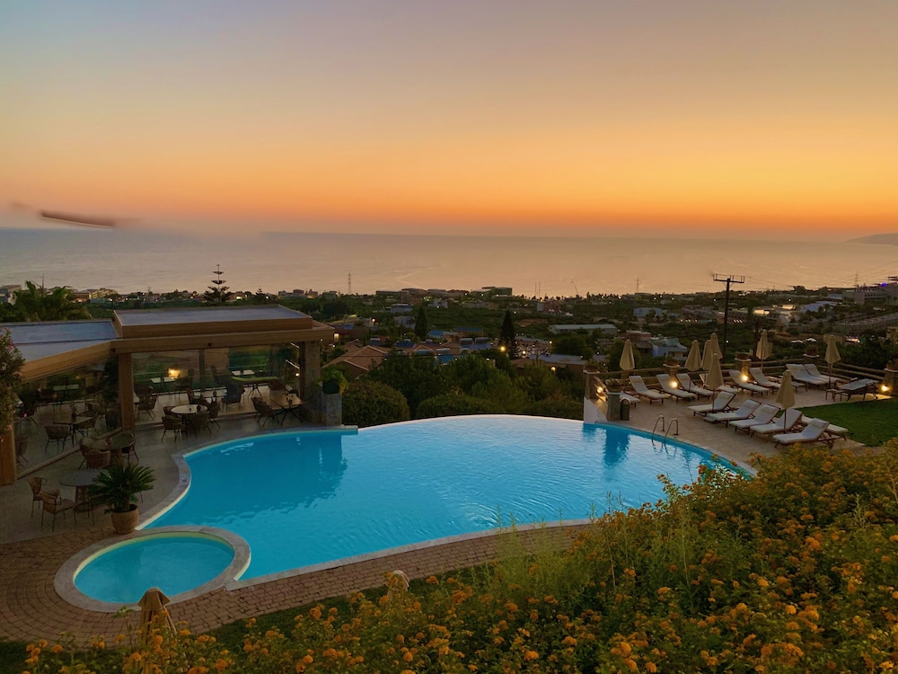 Creta Blue Boutique Hotel 45/48