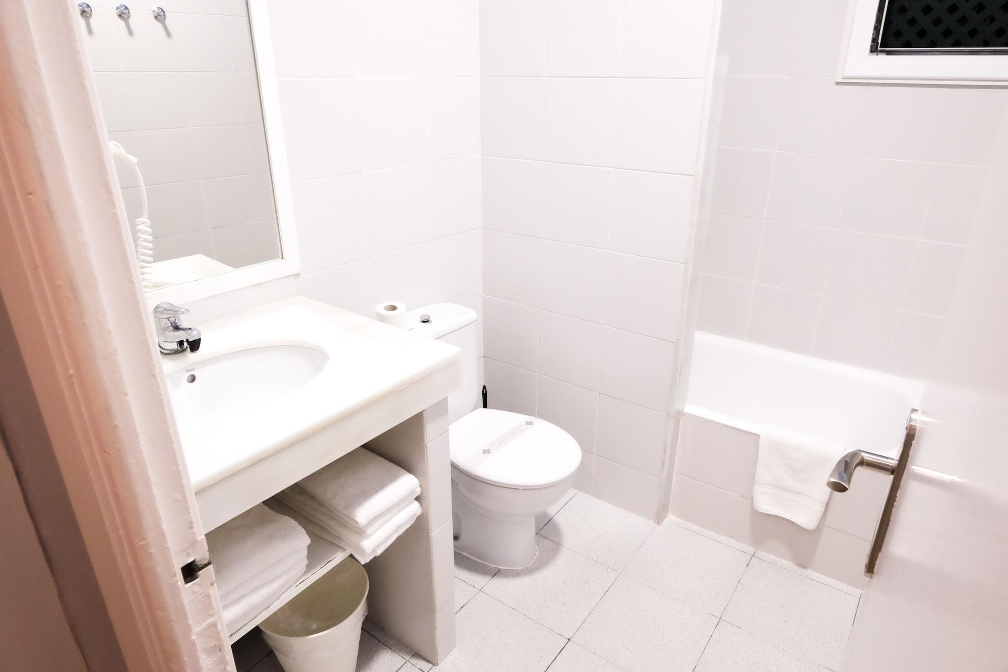 Basic, Subur Hotel Sitges 2/4