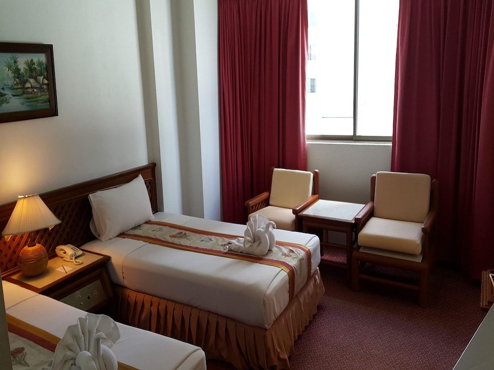 The Regency Hotel Hatyai 20/50