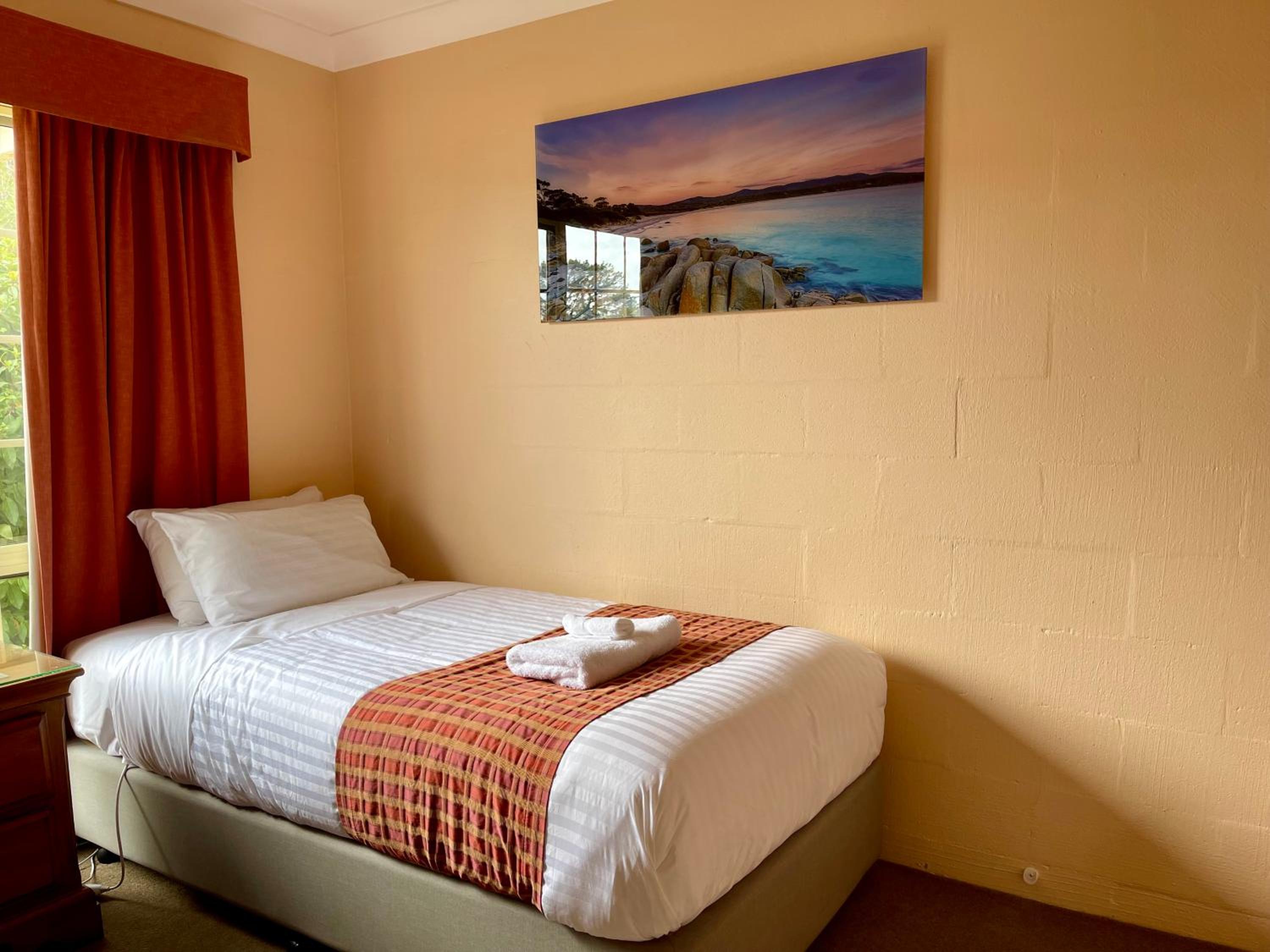كوخ بغرفتي نوم، Swansea Cottages & Motel Suites 2/10