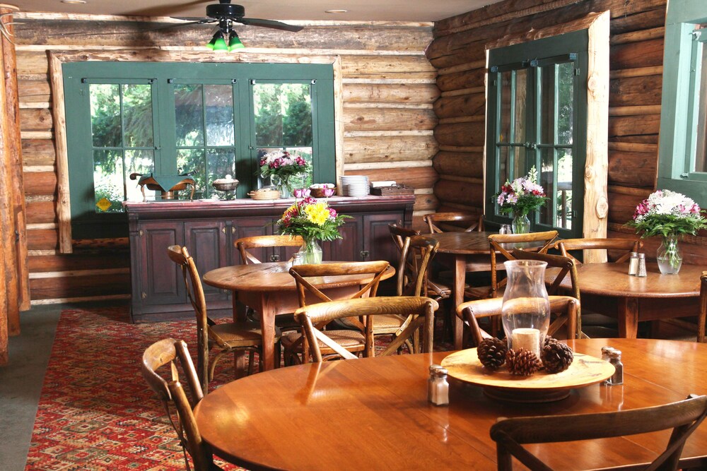 Weasku Inn 36/50