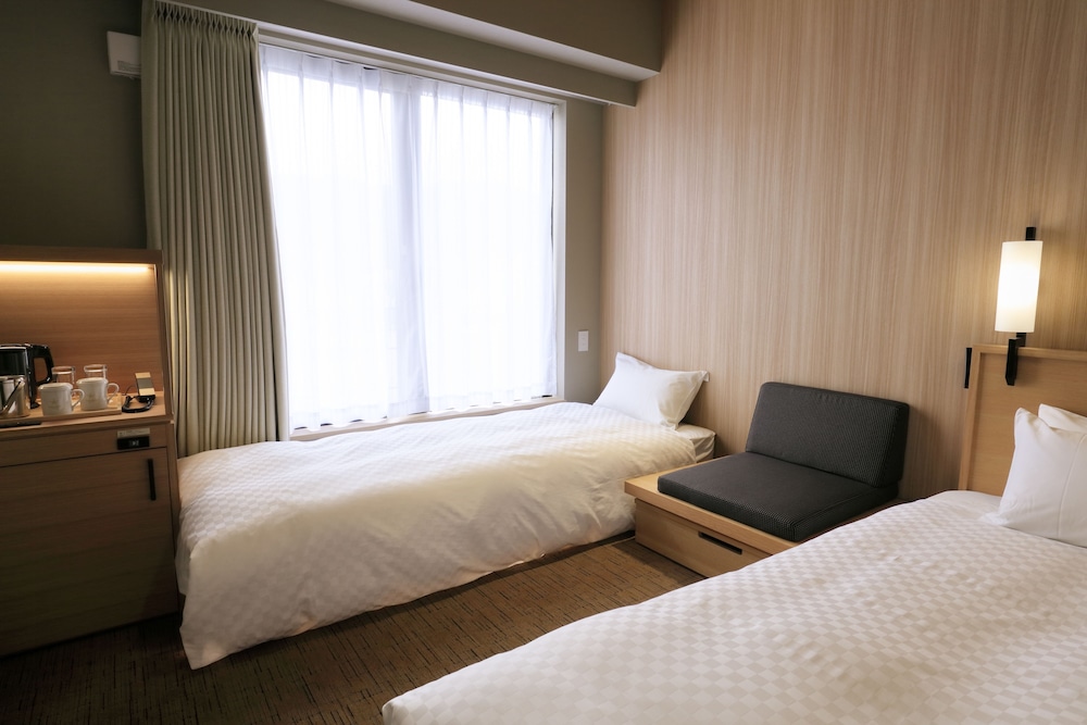 Deluxe, Twin Beds, Candeo Hotels Kobe Torroad 4/6