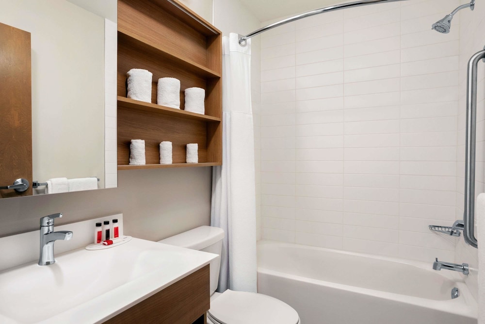 Microtel Inn And Suites By Wyndham Val-D Or 13/26