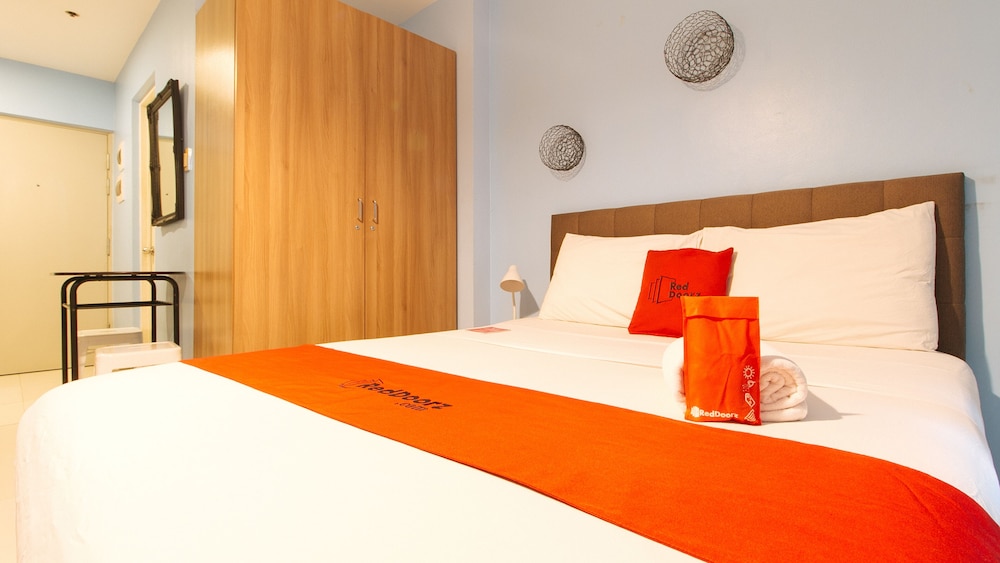 Reddoorz Plus Kamuning Quezon City 14/64