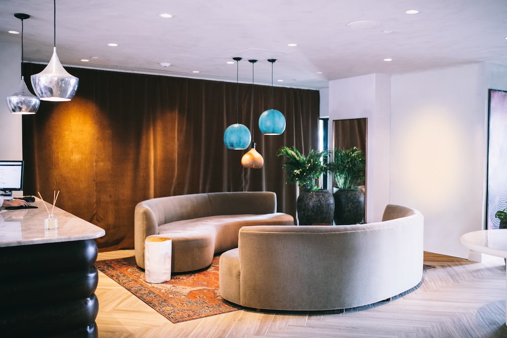 CODA Williamsburg (ex McCarren Hotel and Pool) 14/85