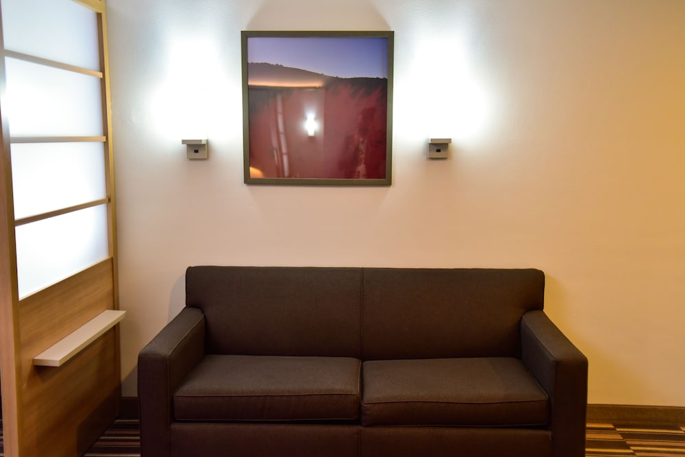 Microtel Inn & Suites By Wyndham Cuauhtemoc 22/40