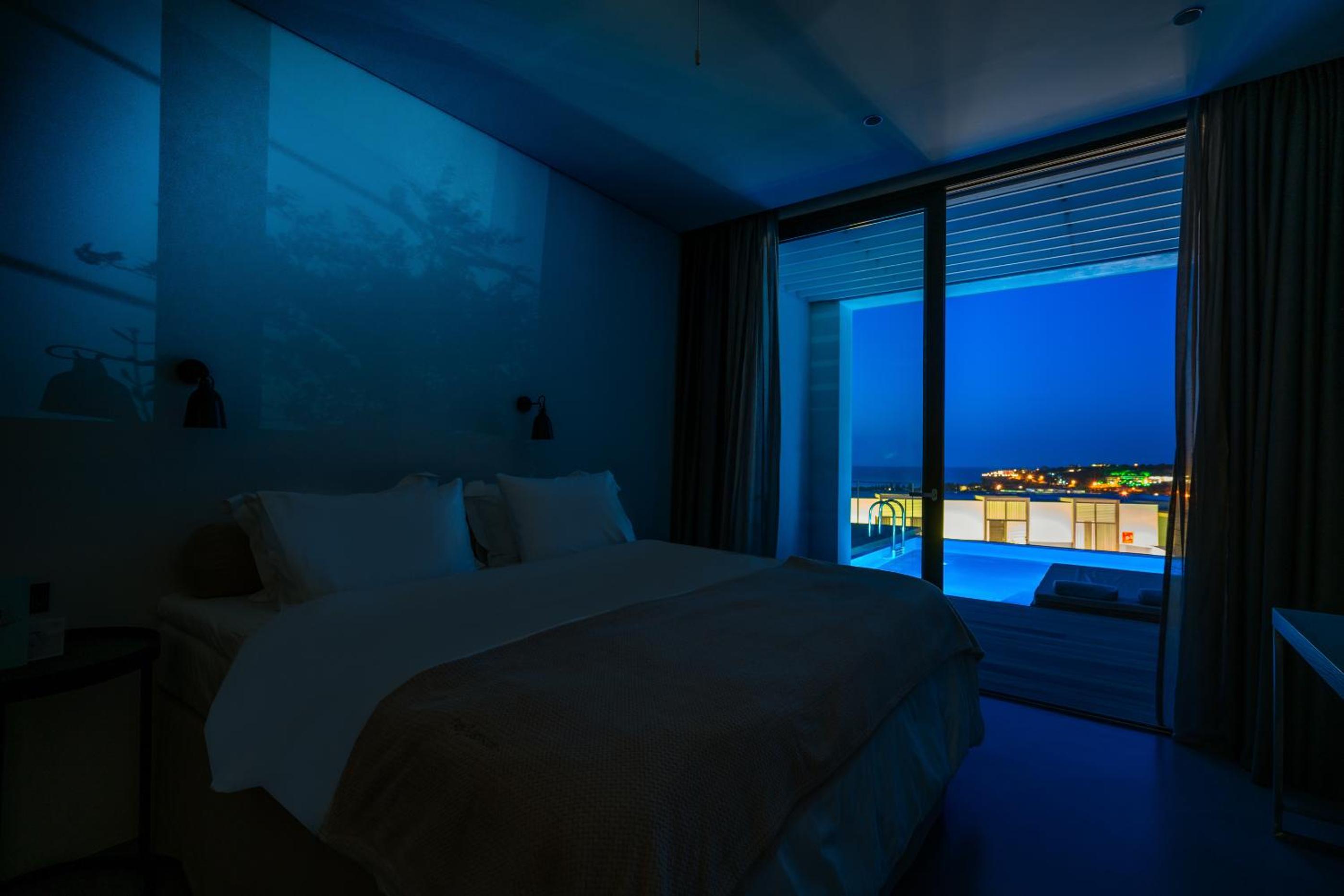 SWIM UP, SUITE, SUN DECK