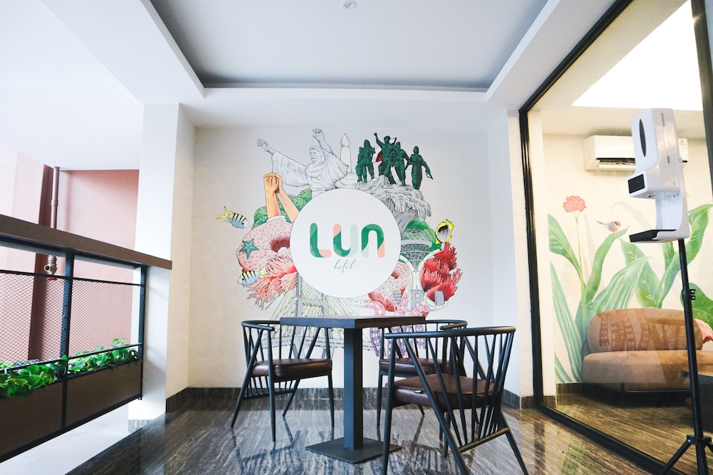 Lun Hotel Manado 18/26