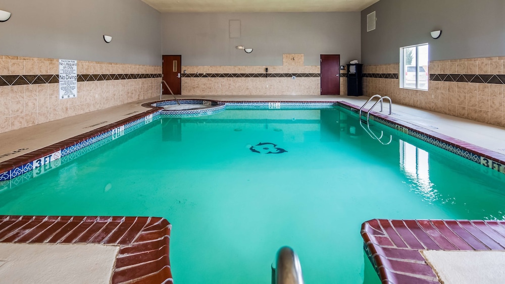 Best Western South Plains Inn & Suites 14/31