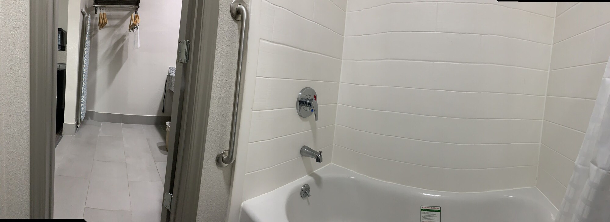 غرفة قياسية بسرير كينج للمدخنين، Days Inn by Wyndham Ruston LA 7/7