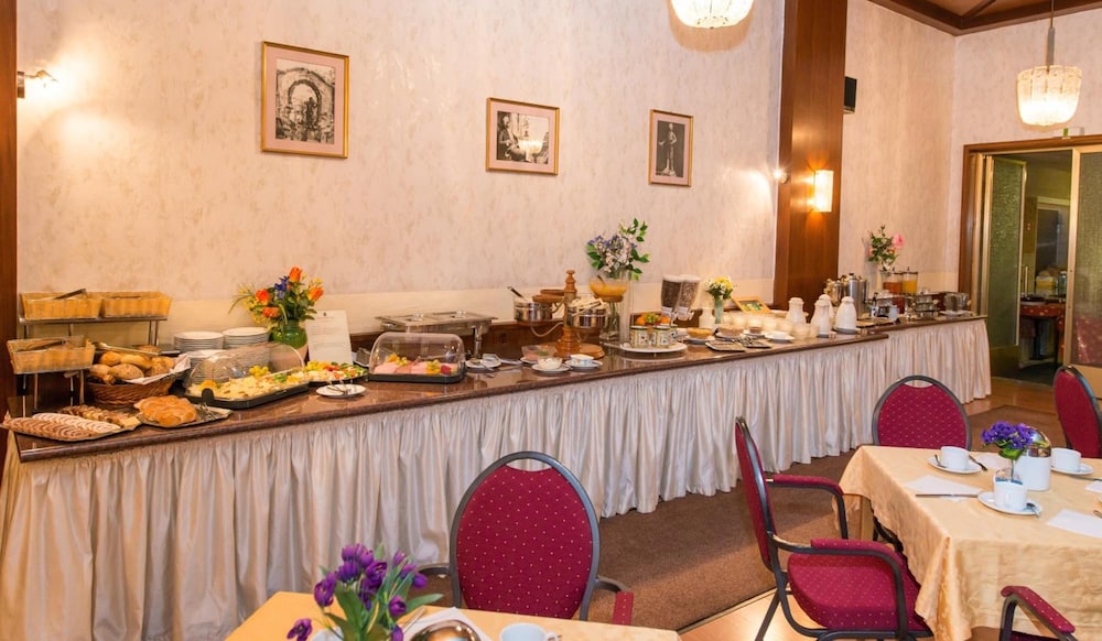 Mozart Hotel 48/60