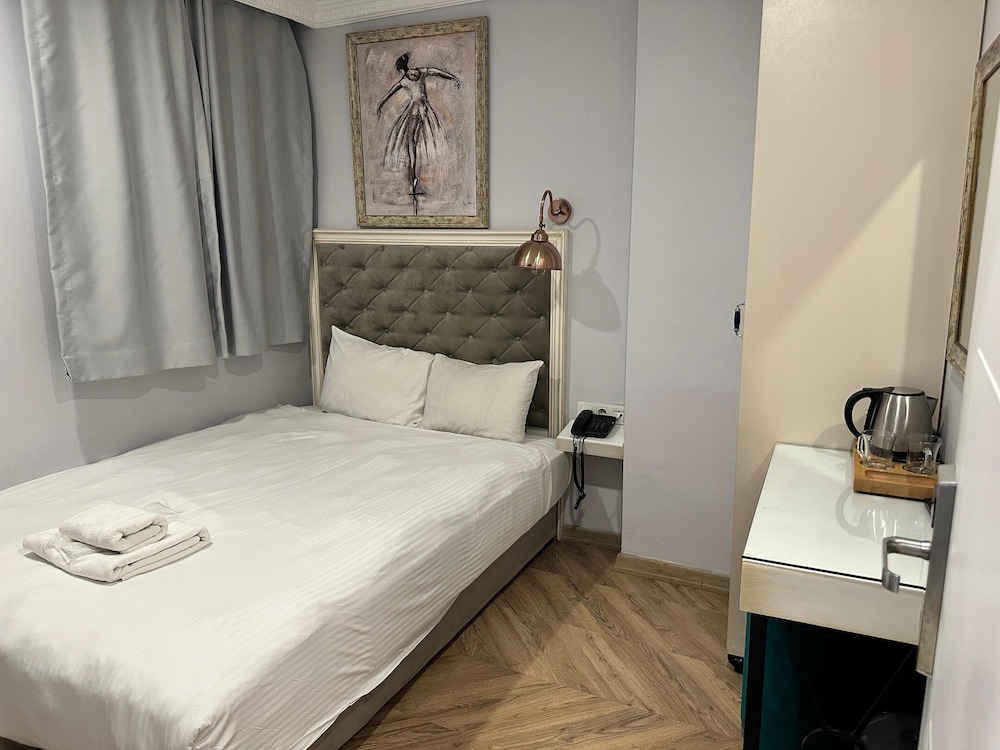 ECONOMY, SINGLE, QUEEN BED, NO VIEW