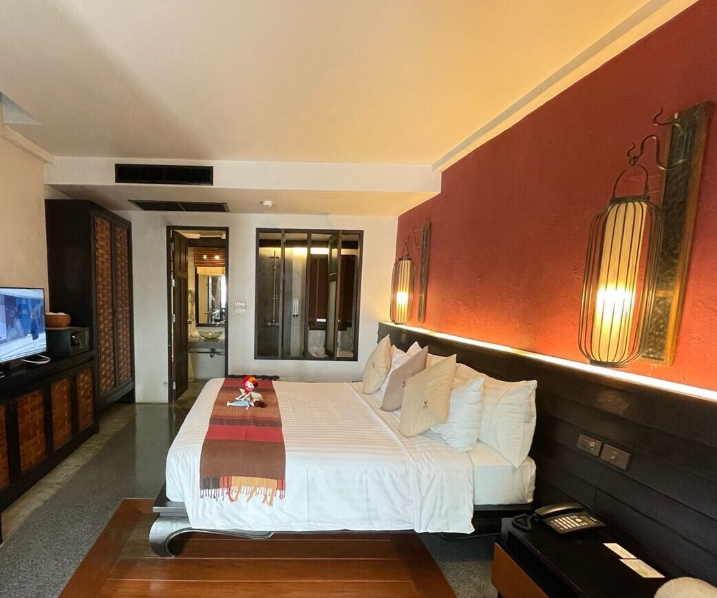 DELUXE, DOUBLE BED