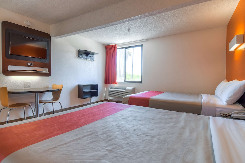 Motel6 San Diego Hotel Circle Mission Valley 36/61