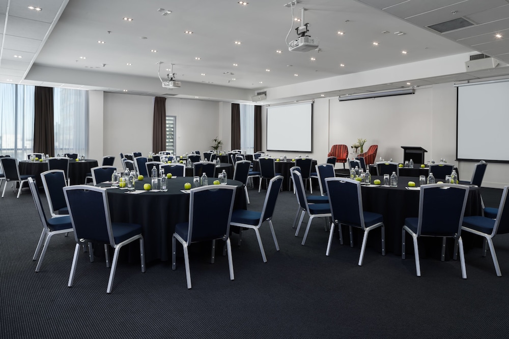 Rydges Auckland 70/82