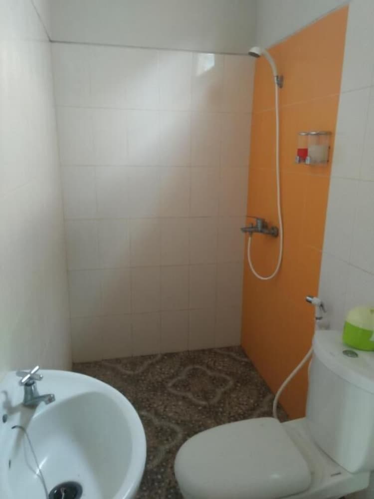 Clover Homestay 60/65