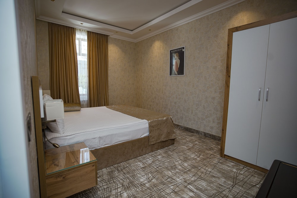 Lakeside Hotel & Spa 17/33