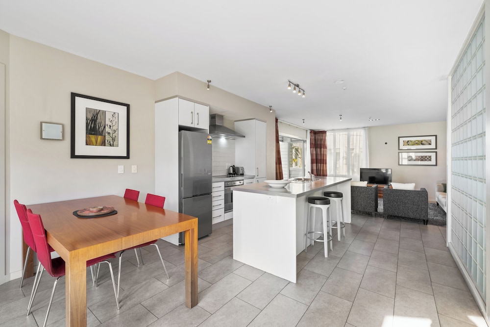The Waterfront Suites Heritage Collection 38/50