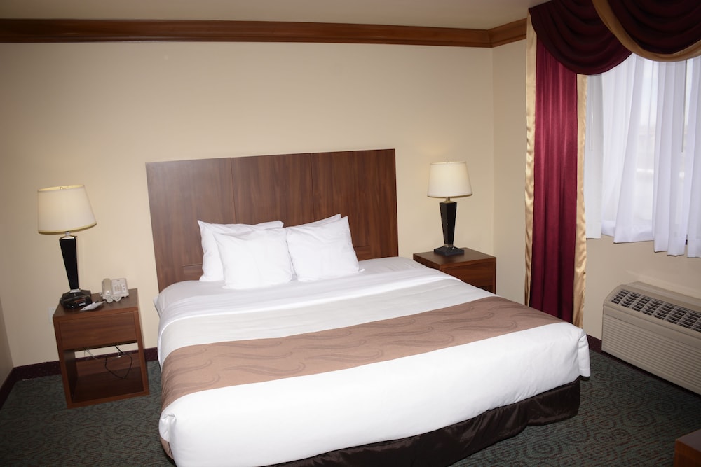 Quality Inn & Suites Denver International Airport 16/42
