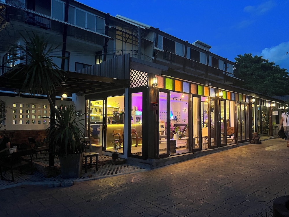 Pha Thai House 4/50