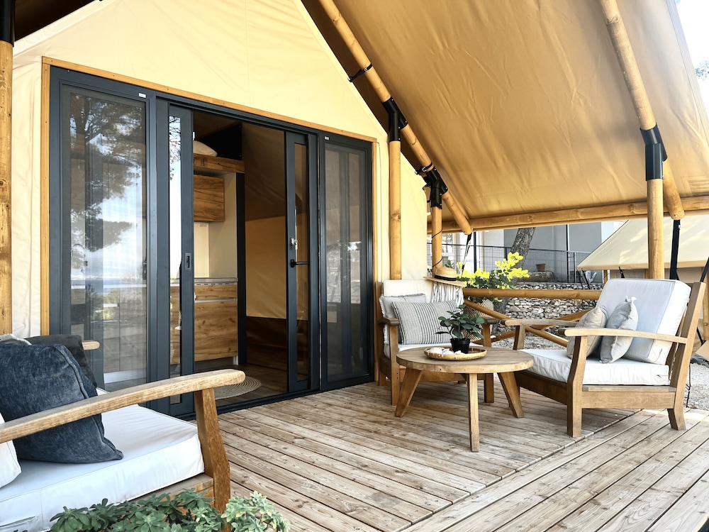 Waterman Beach Village 24/49