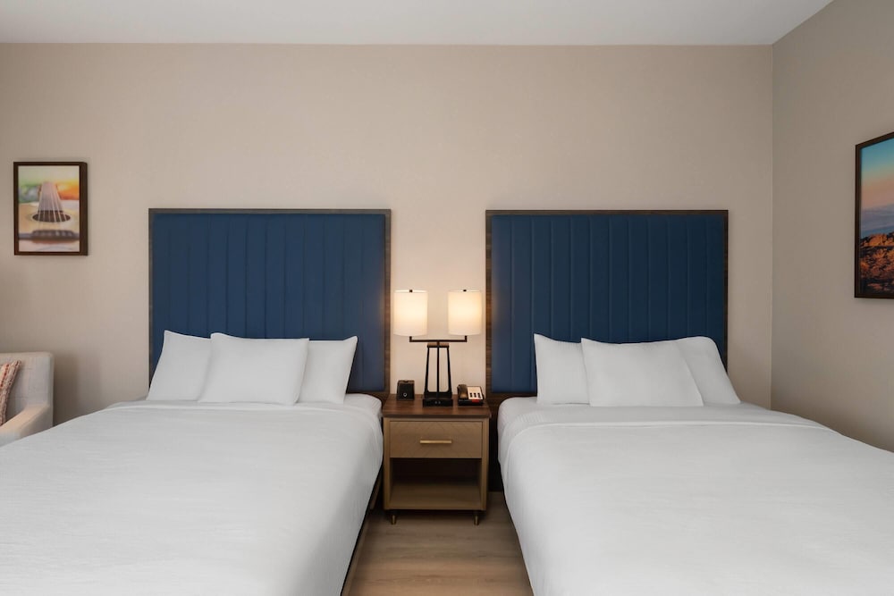 La Quinta Inn & Suites by Wyndham Tracy 13/53