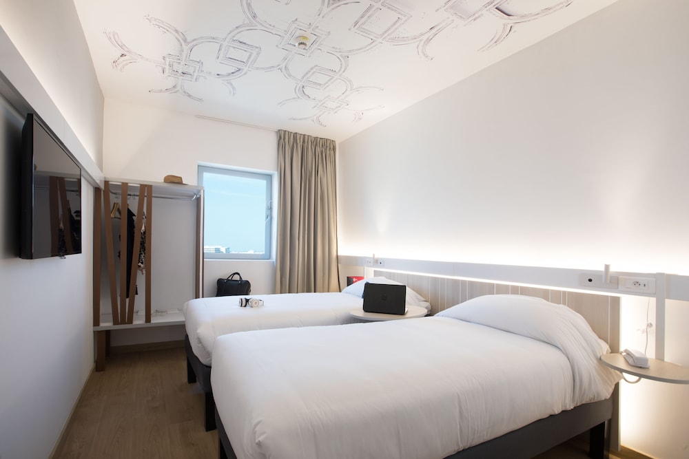 Ibis Casablanca Abdelmoumen 19/69