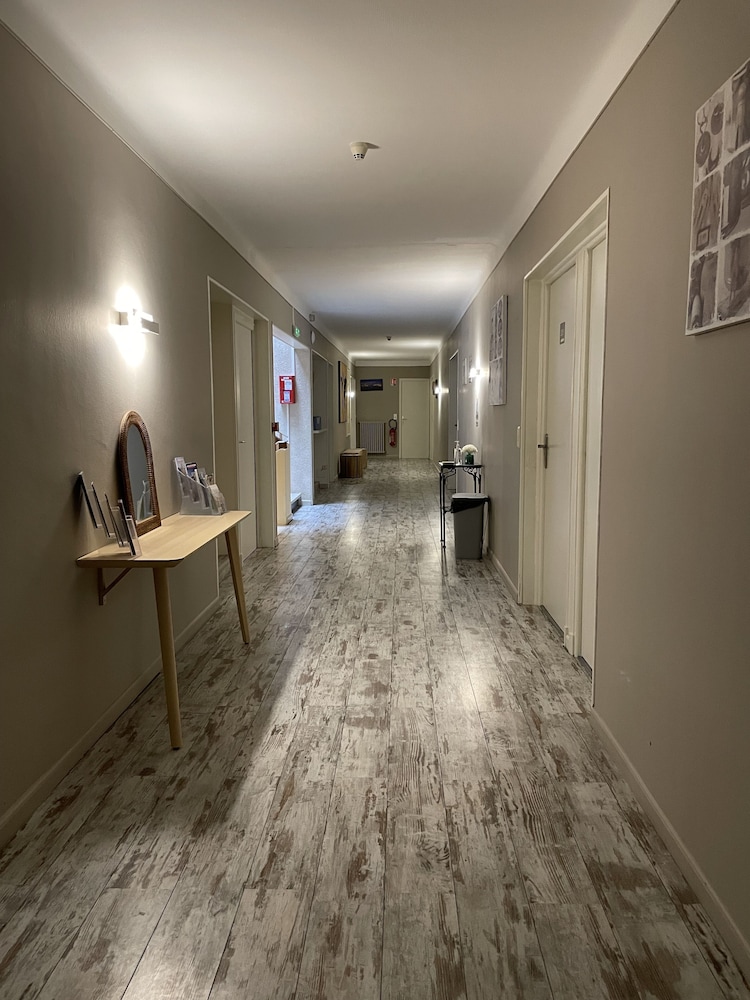 HOTEL LE CLEMENT V 11/66