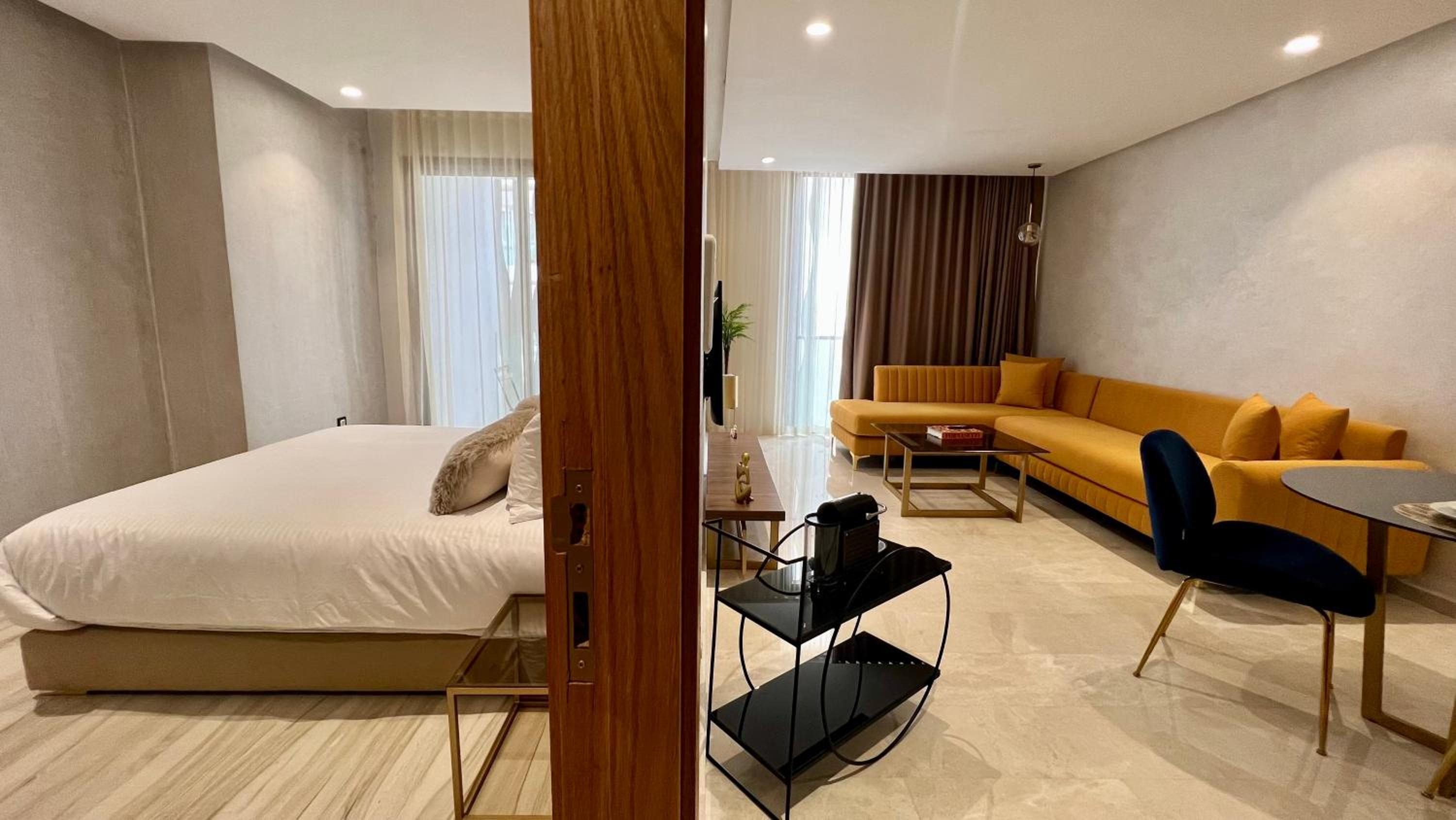 Zen Suites Hotel 35/67
