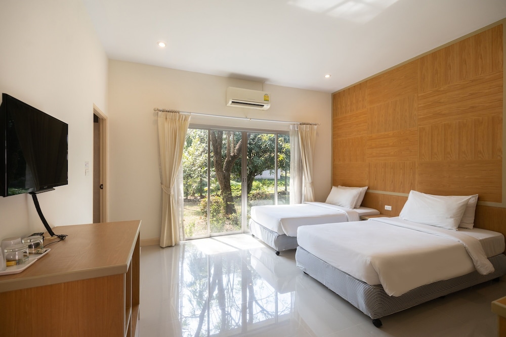 Thara Cholapruek Resort 8/50