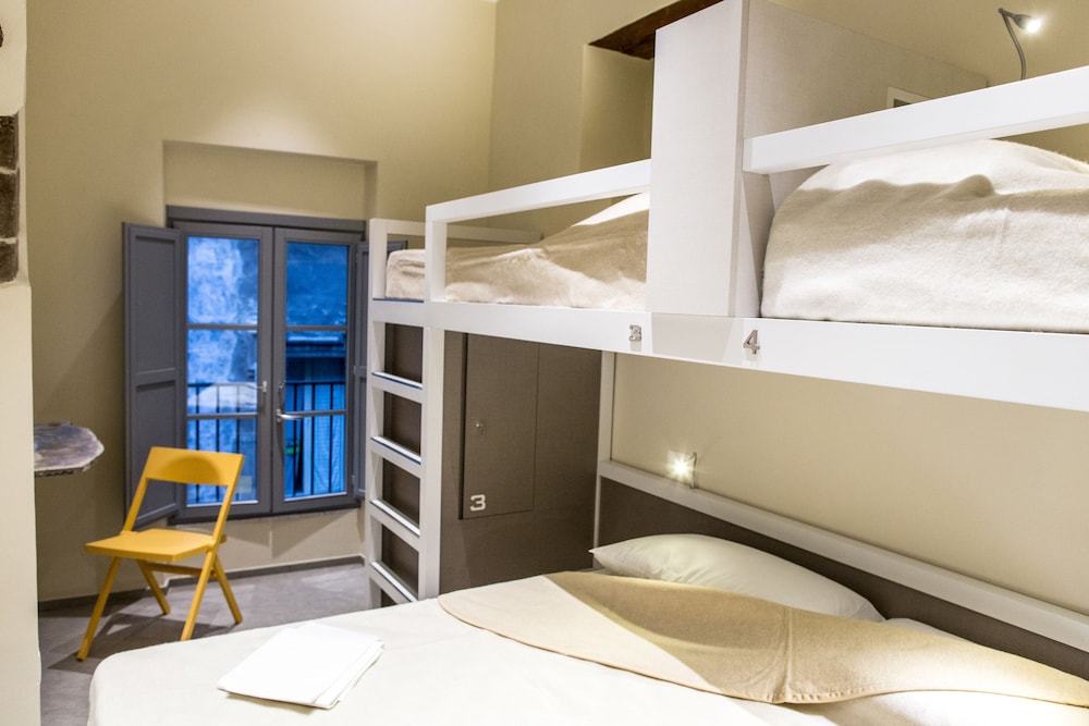 Little Italy Hostel 9/32