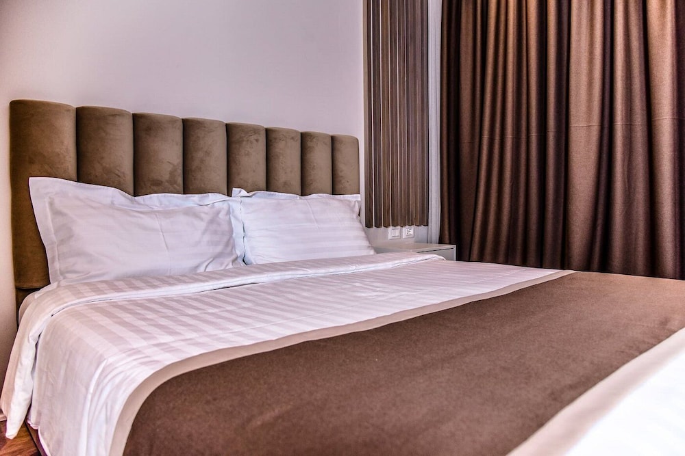 VH Broadway Tirana Hotel 30/50