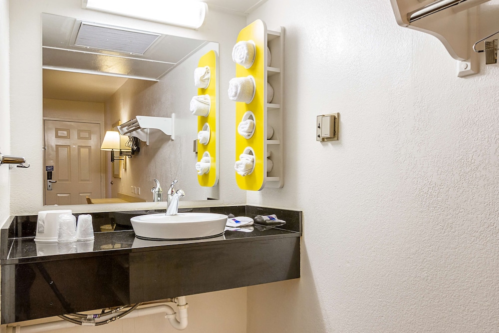 Motel6 Mesa, AZ - North 53/53
