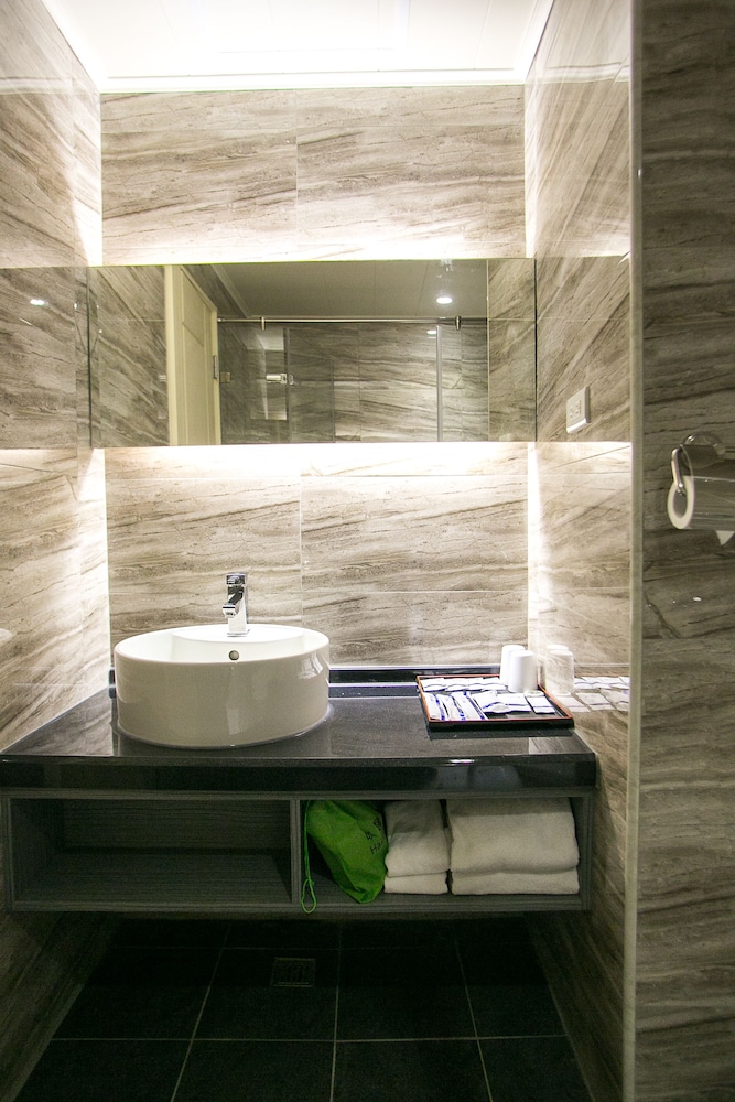 Huang Shin Business Hotel - Shan Ah Branch 40/41