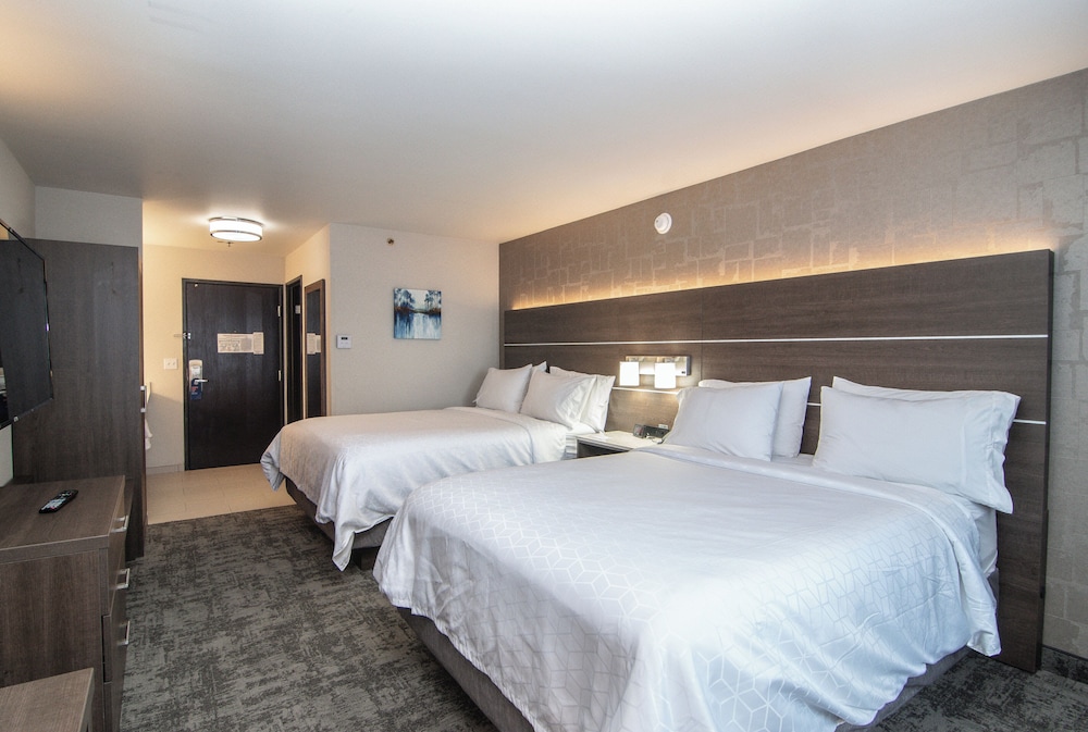 Holiday Inn Express Hotel & Suites Kalispell 30/77