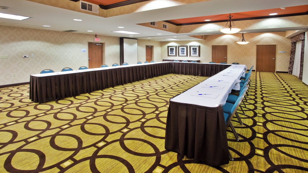 Holiday Inn Express Peachtree Corners Norcross 16/78