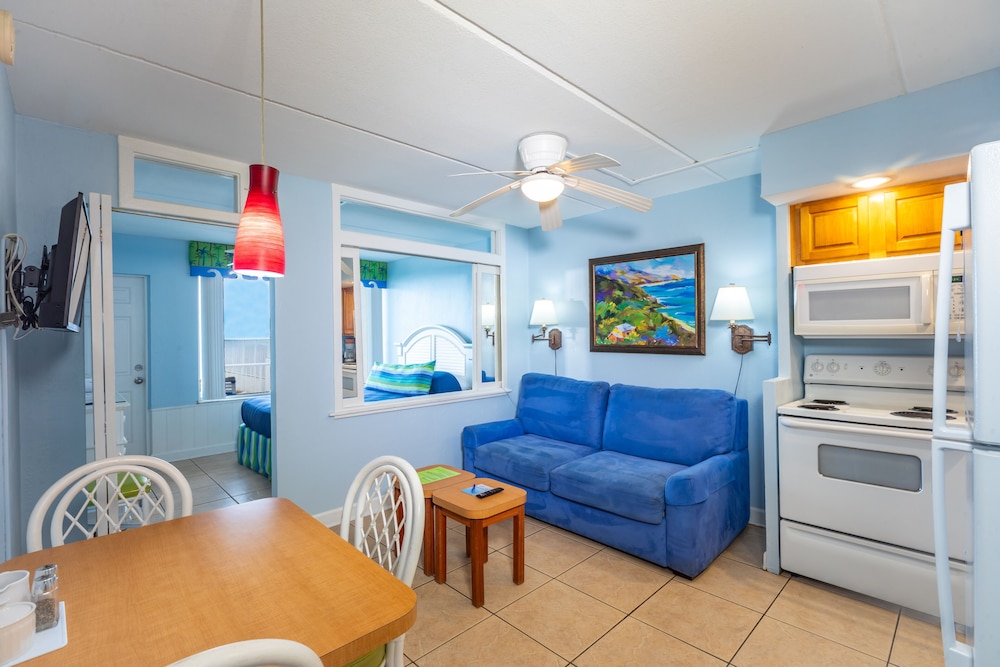 Fantasy Island Resort 11/36