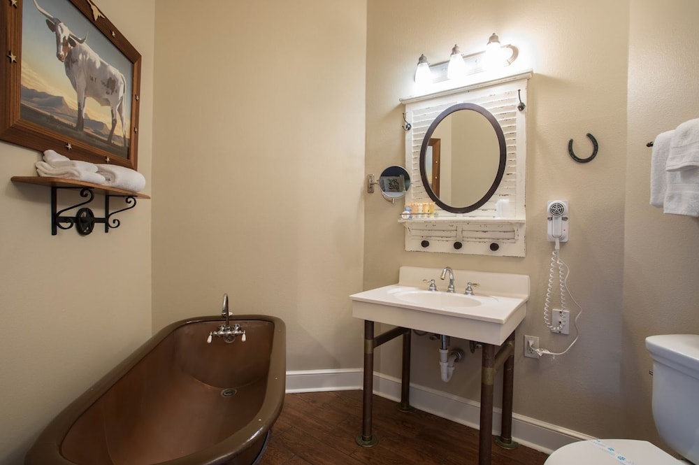Gruene River Hotel & Retreat 49/50