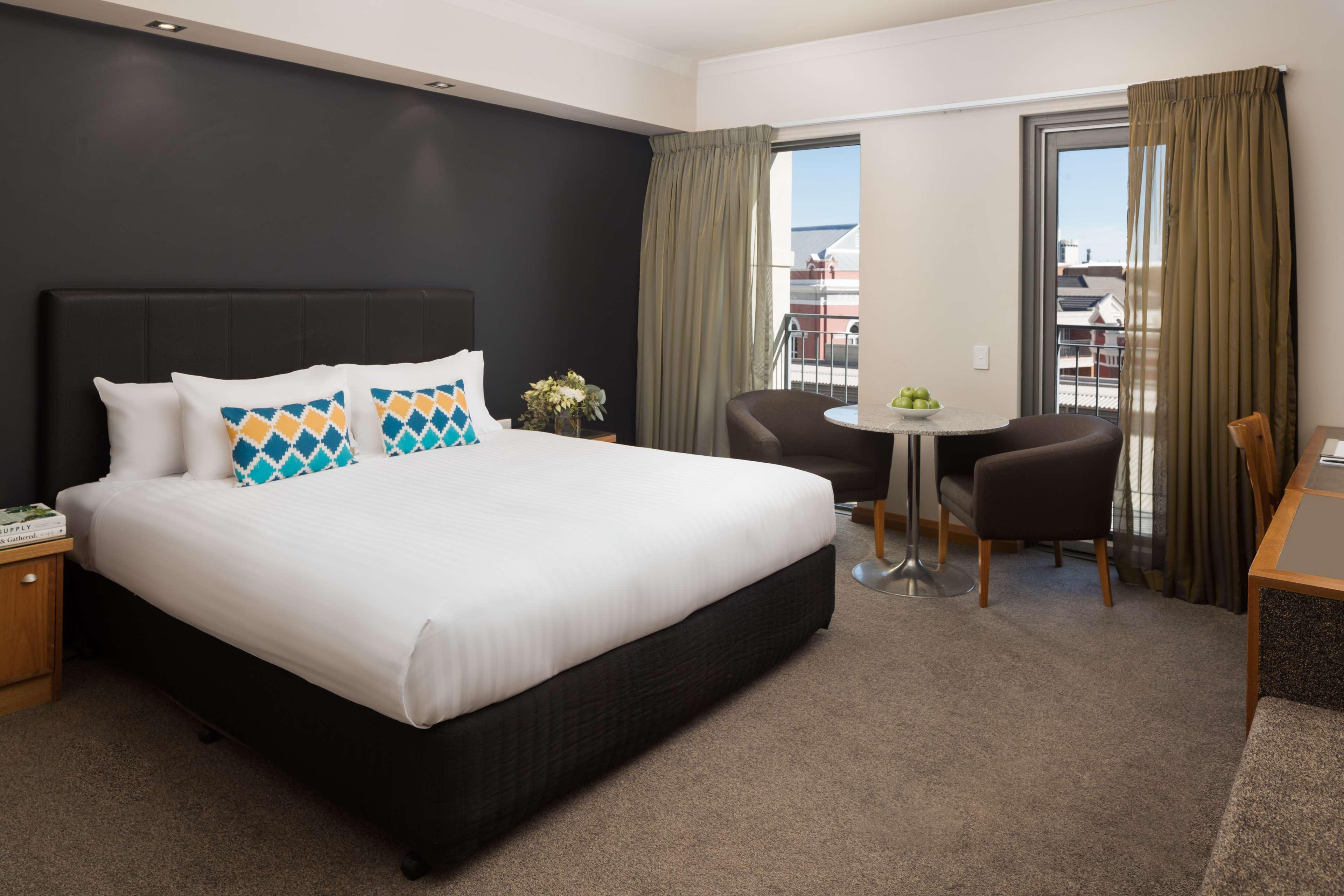 Room, Queen Bed, Accessible