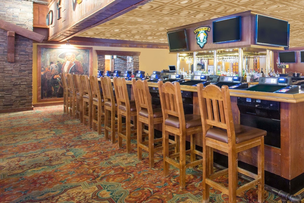 Ramada by Wyndham Elko Hotel at Stockmen's Casino 26/36