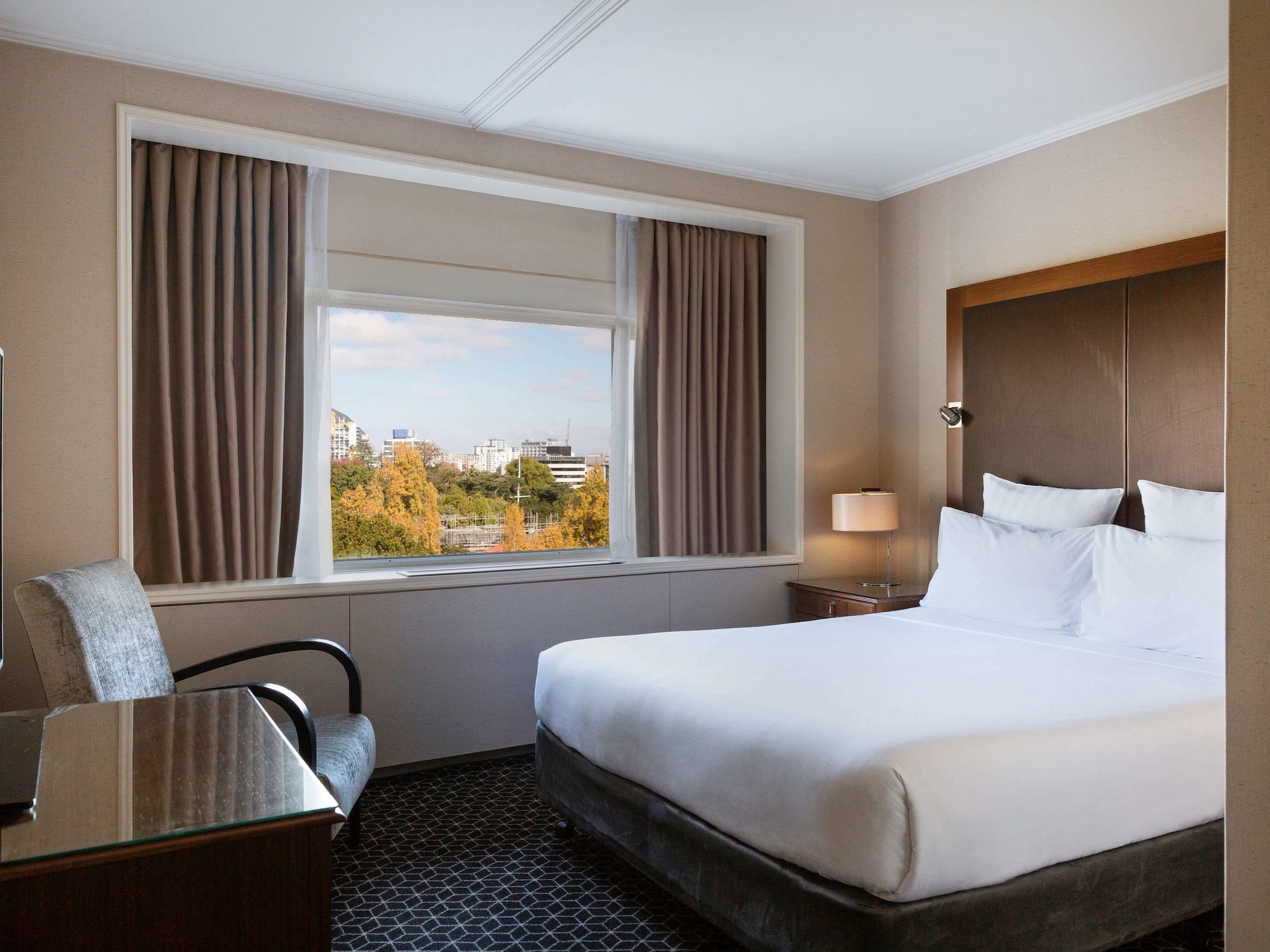 DELUXE, SUITE, QUEEN BED
